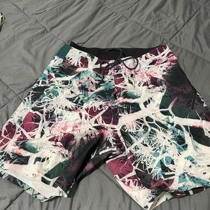 Lulu Lemon Shorts size 34 (good condition)